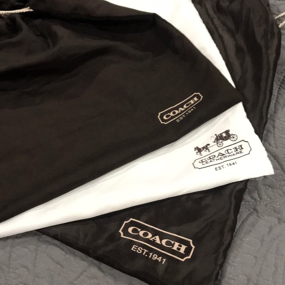 Super clean Silky Coach Storage Bags. Sold separat